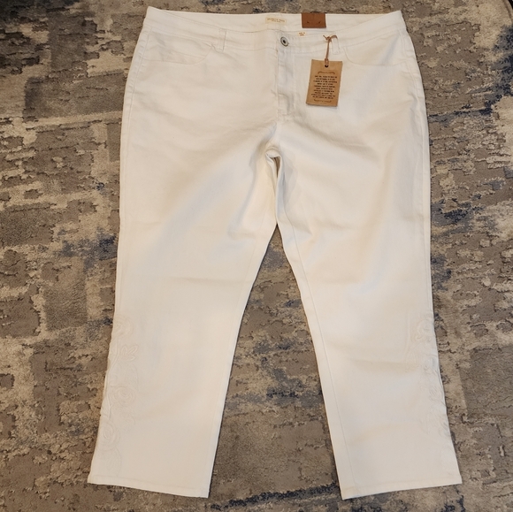 NWT Coldwater Creek Embroidered White Ankle Stretch Denim Jeans Size 20 - Picture 6 of 16